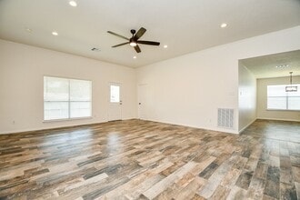 Building Photo - 835 Victoria Lakes Dr Building Photo - 835 Victoria Lakes Dr