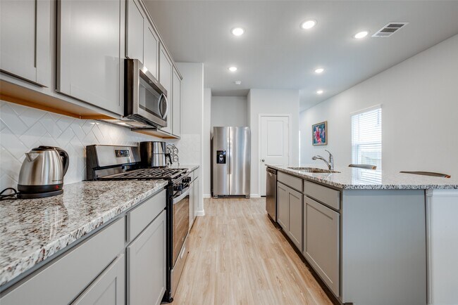 Foto del edificio - 8026 Peppercorn St