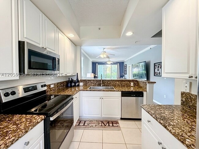 Building Photo - 26 Royal Palm Way