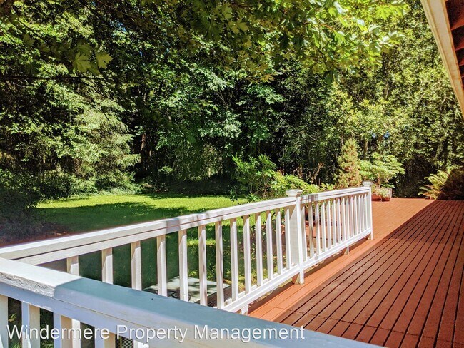 Building Photo - 3 br, 2.5 bath House - 25814 Highland Rd NE