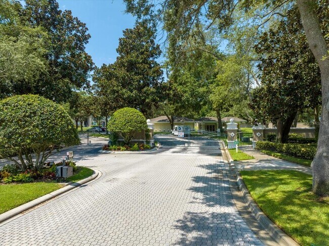 Foto del edificio - 586 Brantley Terrace