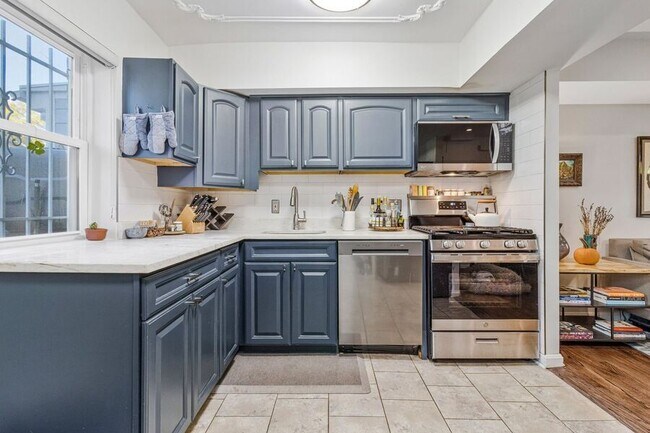 Foto del edificio - 2030 E St NE