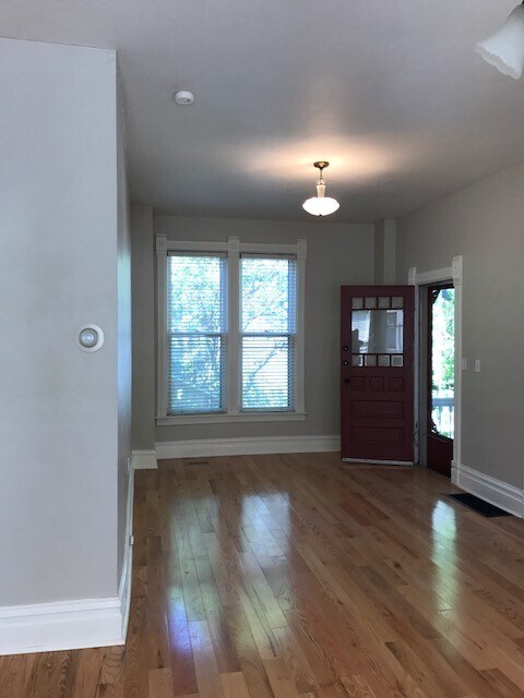 Foto del edificio - Vintage, Northend, Spacious Home ~ Availab...