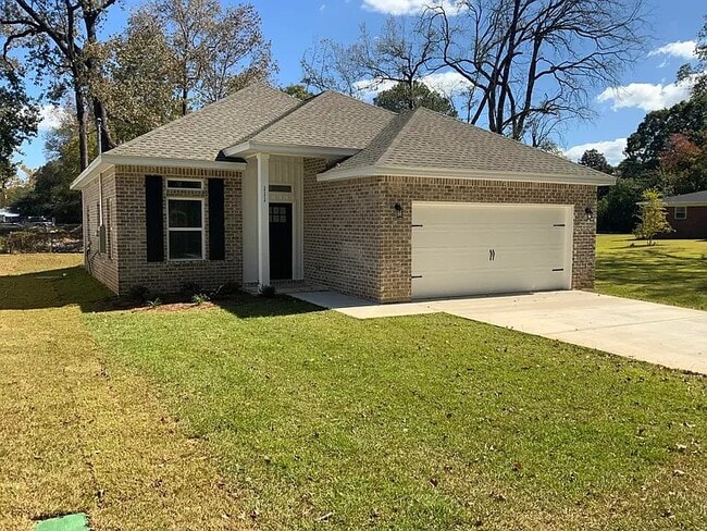 Building Photo - 111 Shady Ln