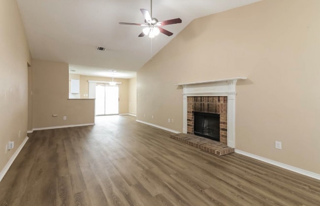 Building Photo - 4246 Hathaway Dr