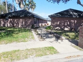 Building Photo - 800 Sandpiper Ave