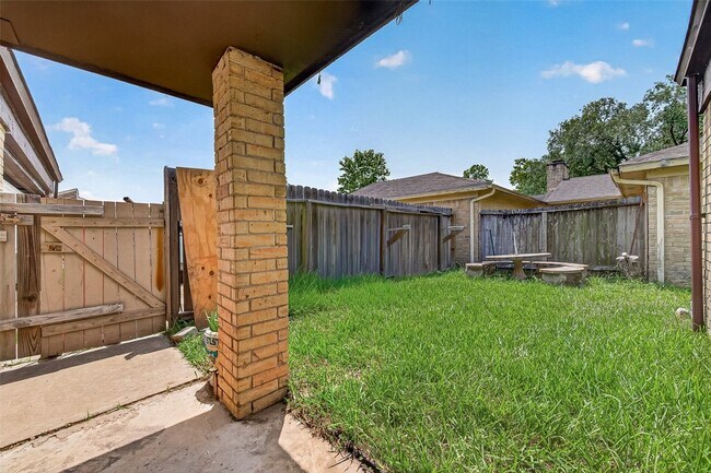 Building Photo - 2523 Creekway Cir