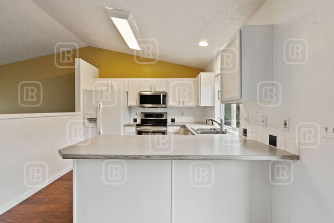 Foto del edificio - 23713 E Maxwell Ave