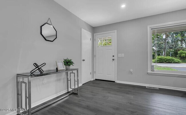 Foto del edificio - 821 Bay Ave