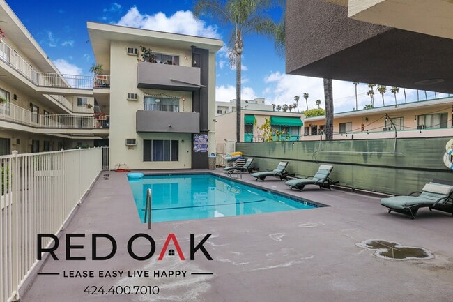 Foto del edificio - 1545 N Bronson Ave