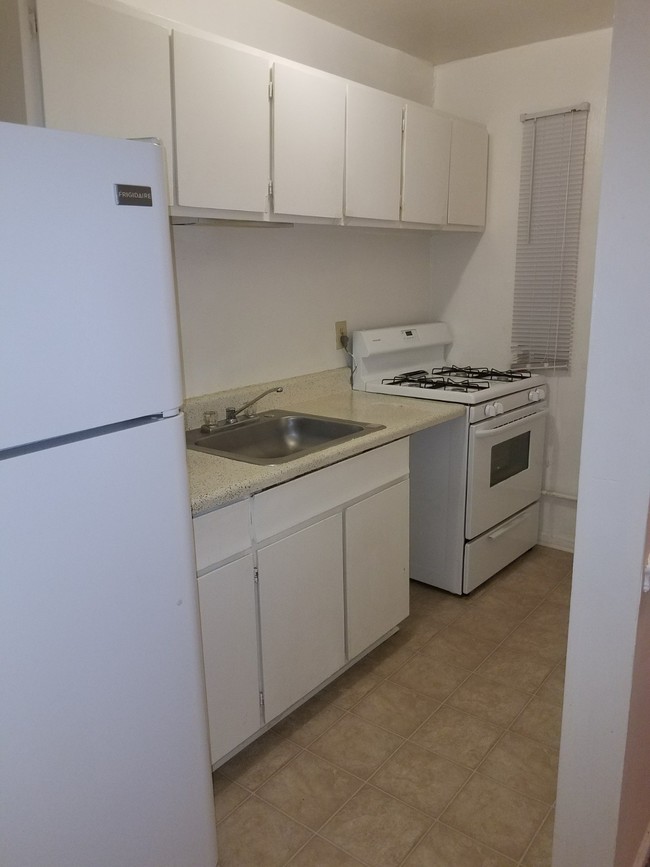Foto del edificio - 1122 Crescent Ave NE