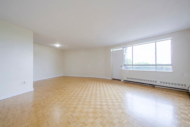 Building Photo - 350 The West Mall