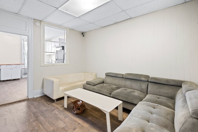 Foto del edificio - 4613 Pimlico Rd