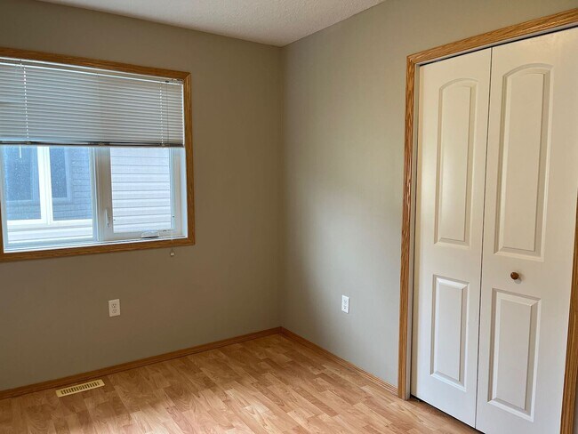 Photo du bâtiment - Fourplex in Olds