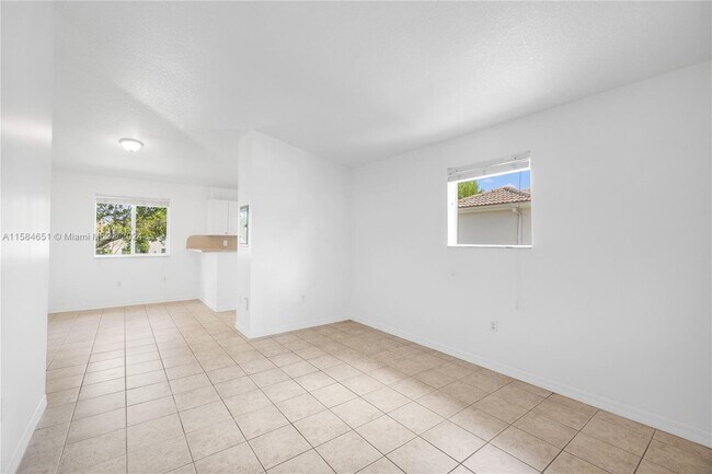 Building Photo - 1261 Southeast 28th Court Apt #206, Homest...