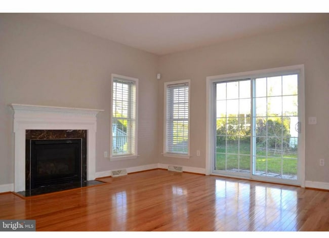 Foto del edificio - 6405 Woodburn Ave