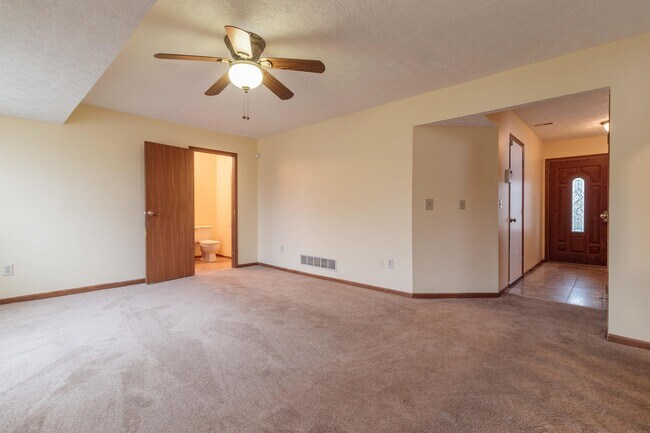 Building Photo - 2894 Princeville Dr