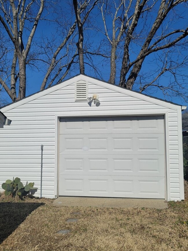 Building Photo - 1489 Morgan Dr