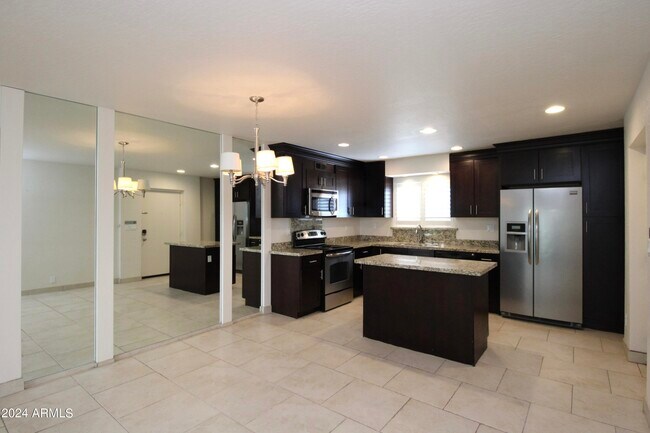 Foto del edificio - 4610 N 68th St