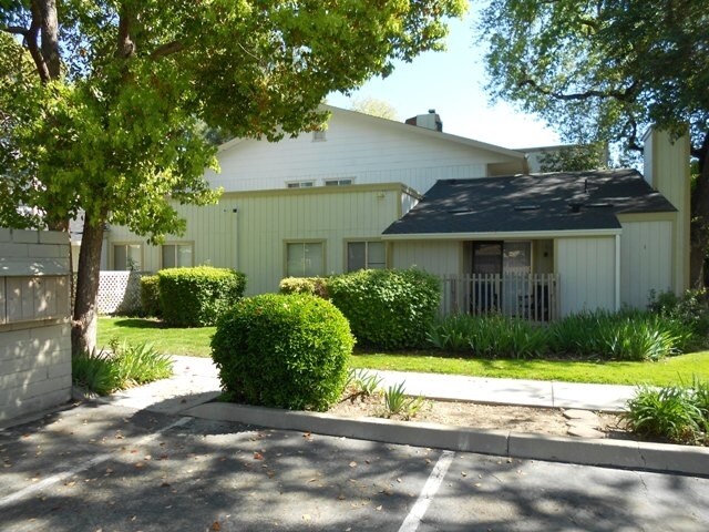Primary Photo - 722 Mccoy Ct