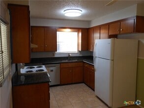 Building Photo - 1005 Wallhalla St