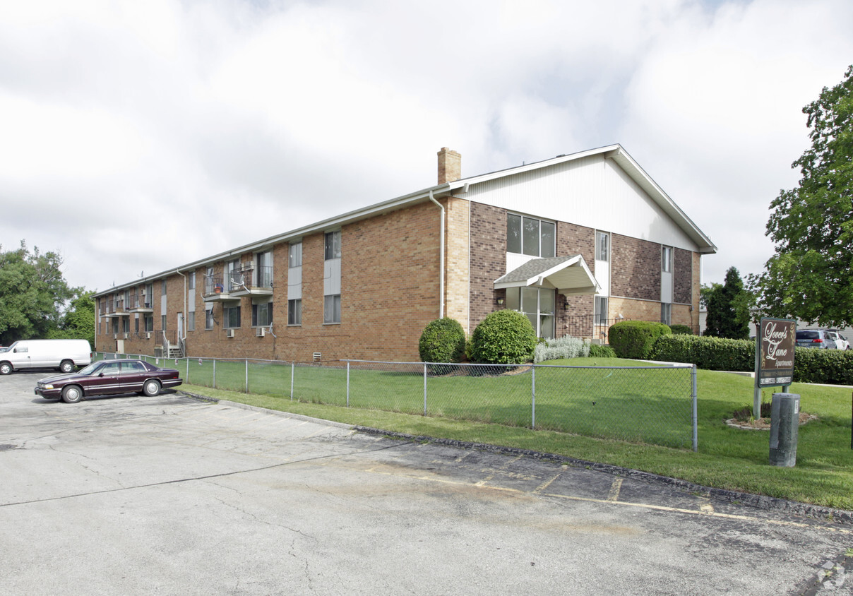 Primary Photo - Lover's Lane Apartments