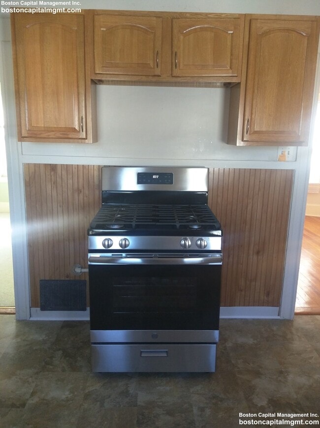 Building Photo - 55 Moreland St