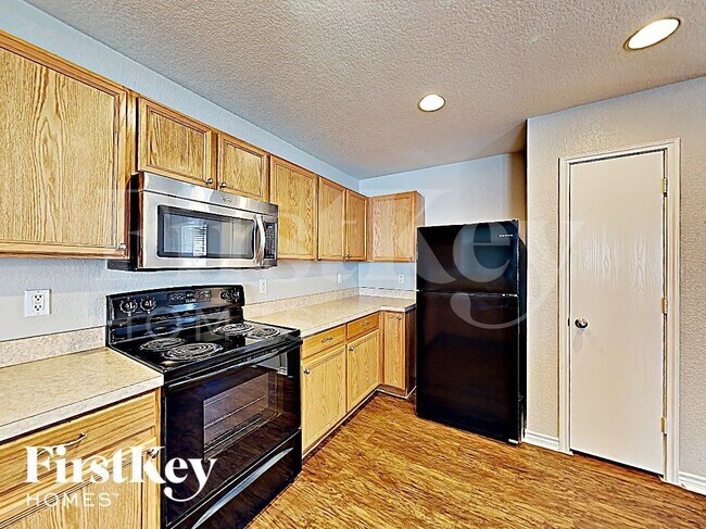 Foto del edificio - 5423 Montague Ln