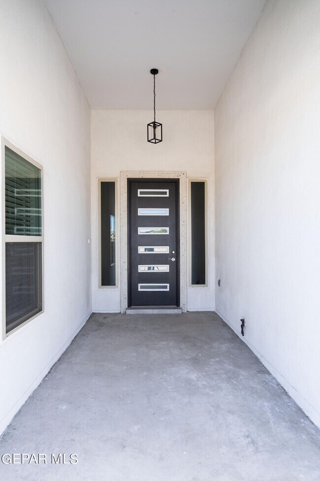 Building Photo - 2756 San Gabriel Dr