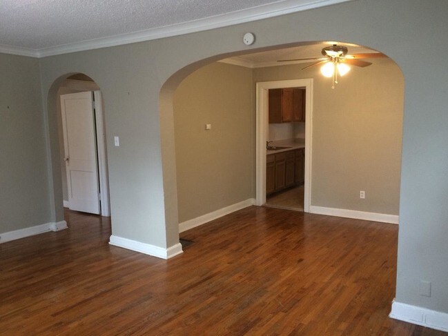Foto del edificio - 4509 Roanoke Pkwy