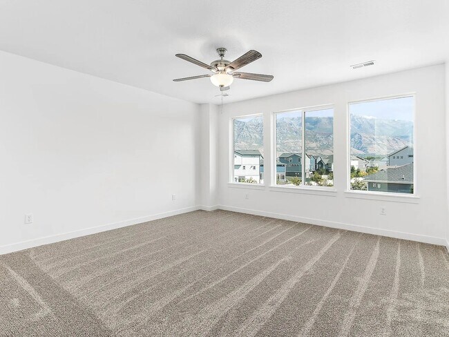 Building Photo - 402 S 680 E