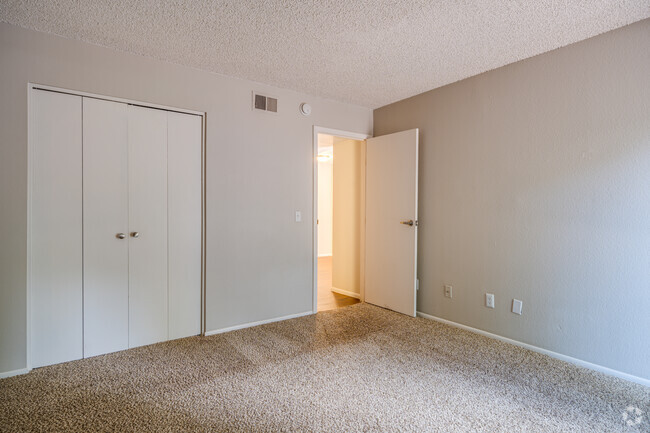 1BR, 1BA - 620SF - Legacy Pines