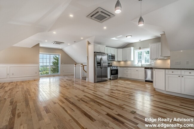 Photo - 168 Bigelow St Apartment