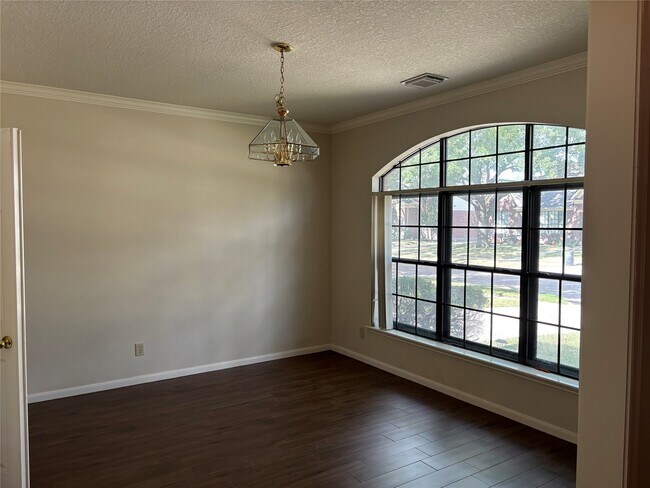 Foto del edificio - 12819 Reedwood Ridge Rd