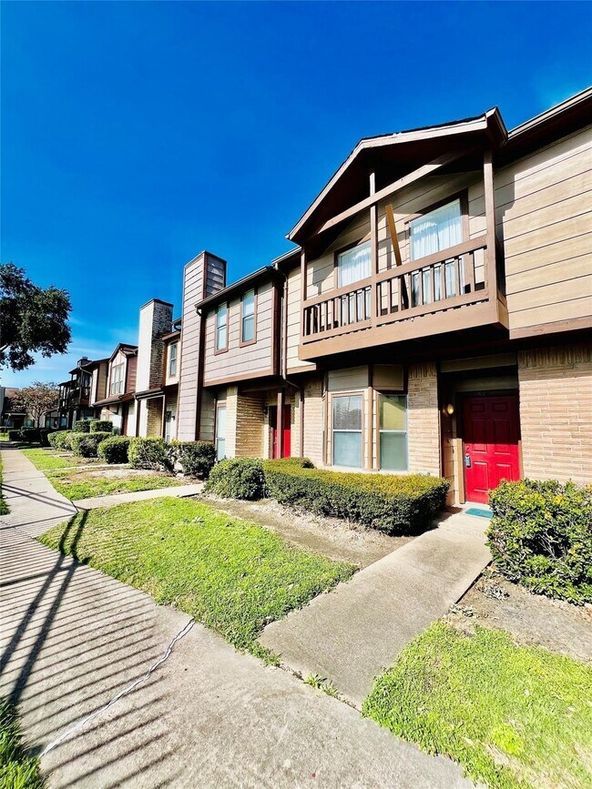 Building Photo - 12400 Brookglade Cir