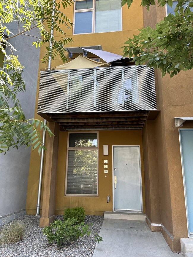 Building Photo - 339 Platinum St SW