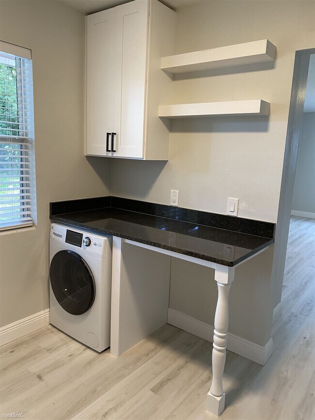 Foto del edificio - 2 br, 1 bath Condo - 662 Union Street 2D