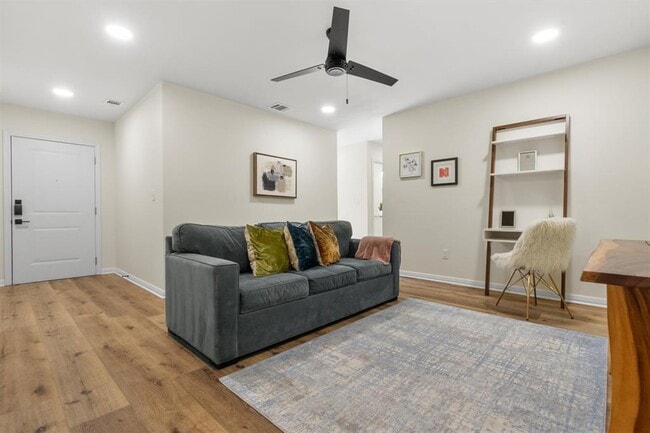 Building Photo - 313 Mill St