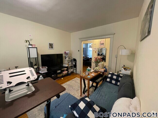 Building Photo - 211 Park Dr