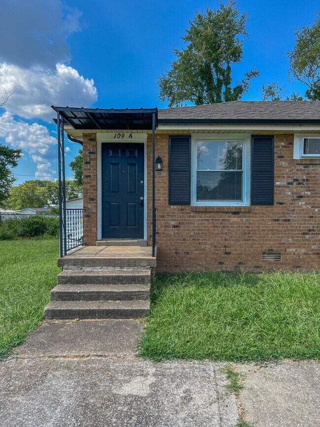 Building Photo - 110 Tandy Dr