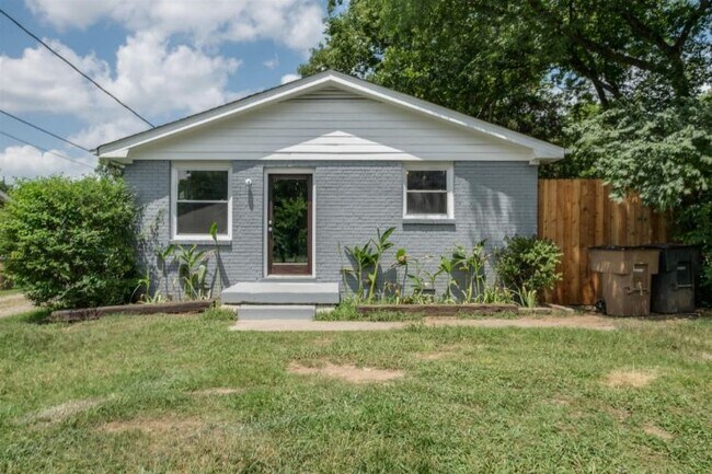 Building Photo - 903 Maynor Ave