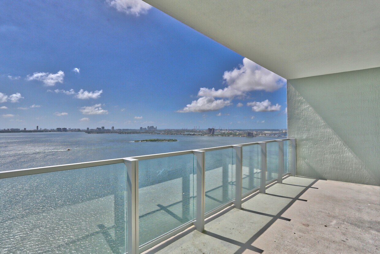 Foto principal - 2900 NE 7th Ave