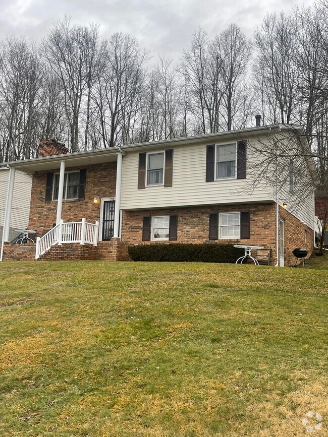Apartments with MoveIn Specials in Rhodell WV 2 Rentals