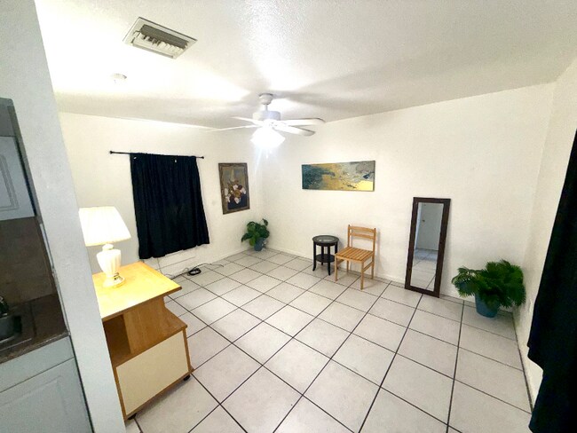 Foto del edificio - 720 NE 11th Ave