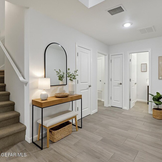 Foto del edificio - 4016 Camelot Heights Dr