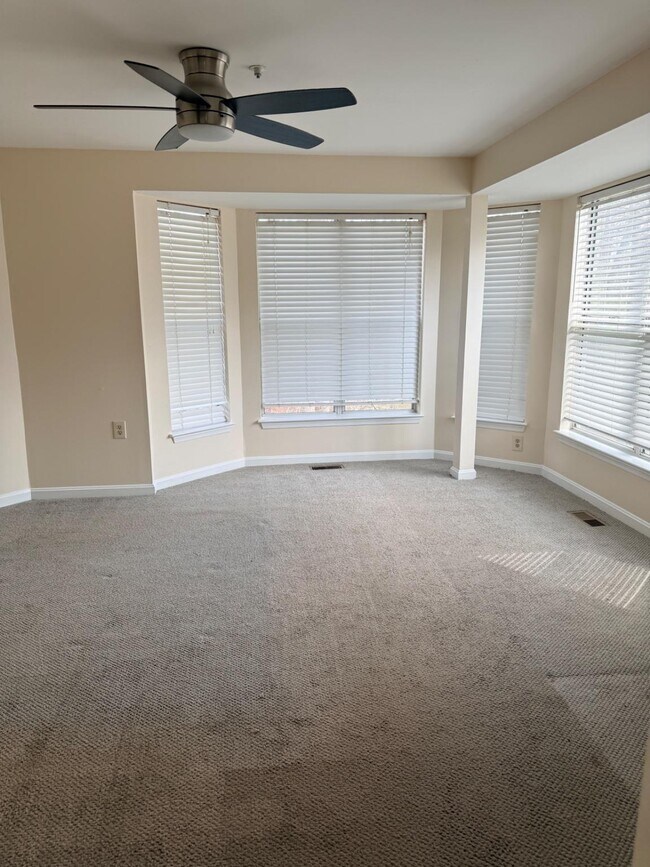 Foto del edificio - 3408 Littleleaf Pl