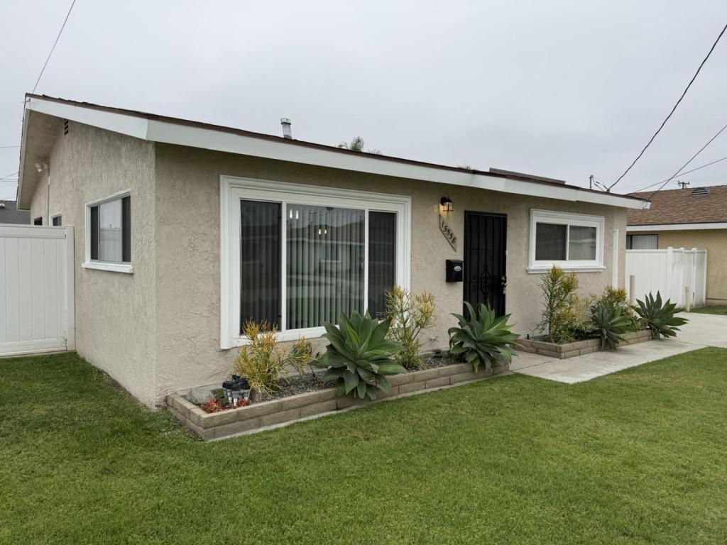 Foto principal - 15558 Cornuta Ave