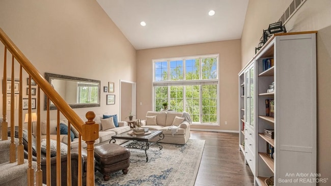 Building Photo - 50145 Tottenham Ct