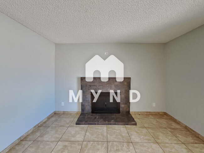 Building Photo - 320 Palo Verde Dr