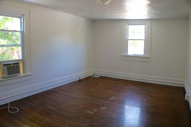 Building Photo - 800 Lockland Ave